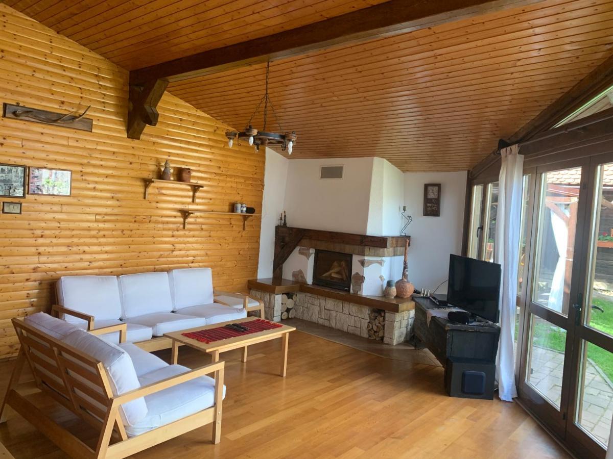 Вилла Casa Veche “Old House” Сибьел Экстерьер фото